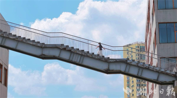 藏在鬧市裏的“天空之城”:武漢老廠房變身熱門打卡地