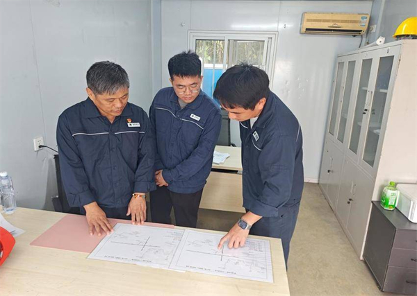 戰三伏酷暑 國網武漢供電關口前移護航青山鋼都電纜工程建設
