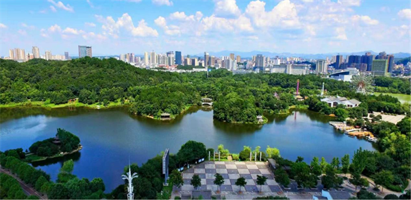 看湖北咸宁各大城市公园幸福“72变”