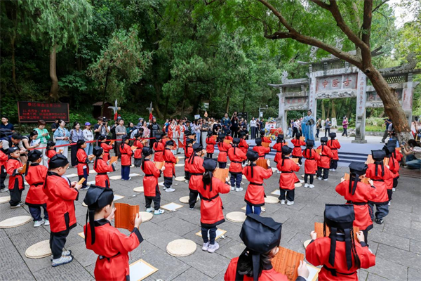 第十二届诸葛亮文化交流活动在襄阳古隆中景区启幕