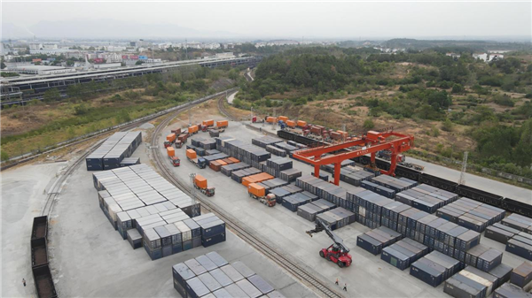 湖北进川物流连续两年跻身湖北物流企业50强 null