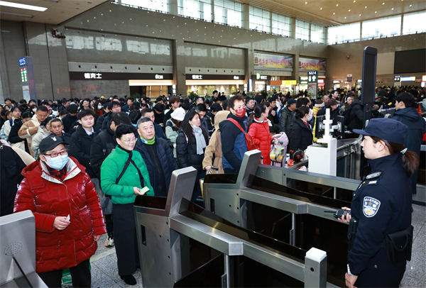 武汉铁路:迎来元旦假期出行高峰
