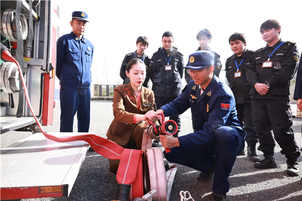 武汉铁路提前两月实训 筑牢春运平安防线