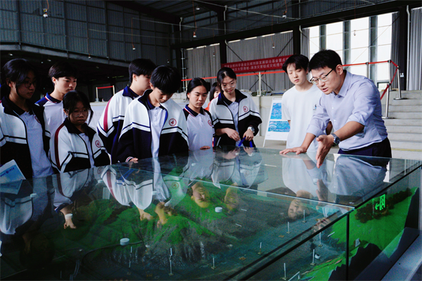 科研阵地来助力 2026年青少年高校科学营点燃学生地质梦