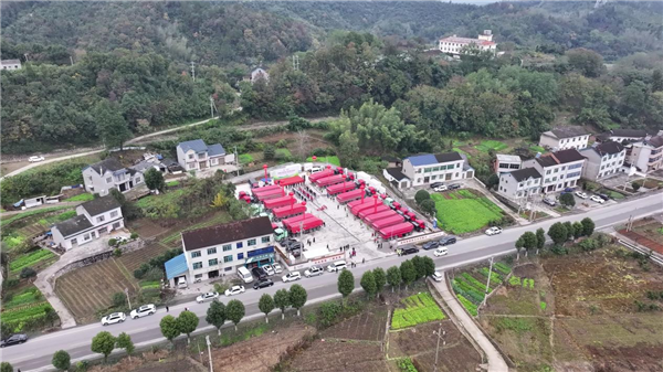 充电半小时续航300公里 宜都梅子园重卡超充站正式投营运