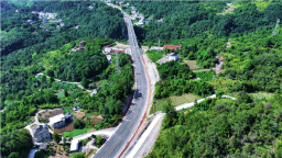 直通“屏山峡谷” 宜来高速鹤峰东连线通车试运行