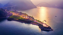 重庆巫山：“三峡红叶·神女之约”焕新迎客