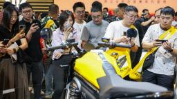 更高端、更智能——中国新能源摩托车加速驶向全球
