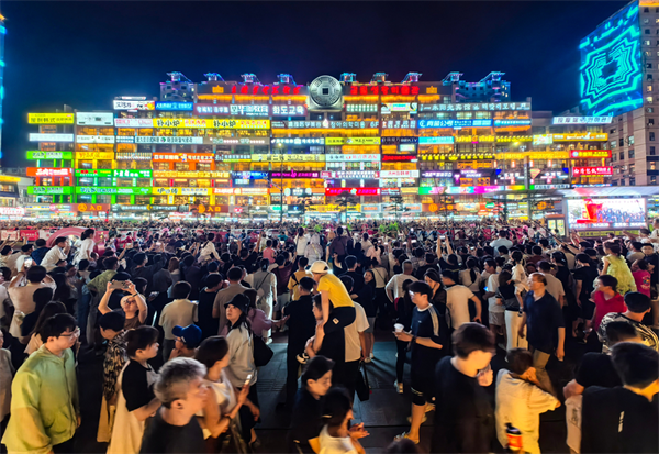 延吉:灯火满城烟火旺 夜经济激发消费新活力