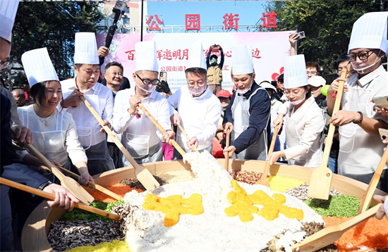 延吉市公园街道举办第一届商邻文化汇活动