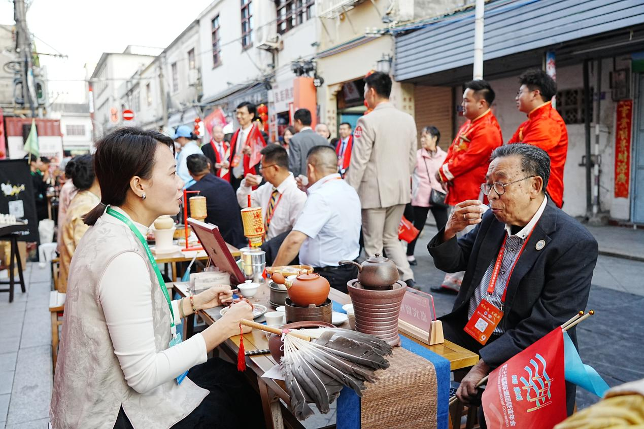 潮州古城沉浸式体验活动引全球潮人共鸣:非遗活化彰显文化自信
