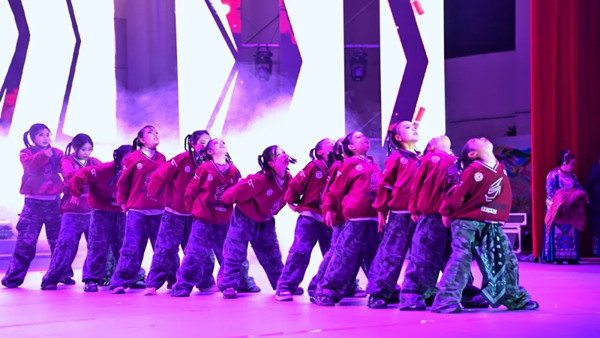 “‘村画’闹春·马跃新篇” 六盘水市水城区奇妙小年夜文艺汇演圆满落幕