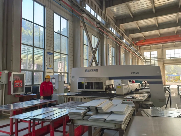 黔南望江变压器:热火朝天忙生产 全力冲刺四季度