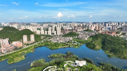 奉上“三重厚礼” 贵州清镇诚挚邀请在外奋斗的清镇籍家乡亲人回乡