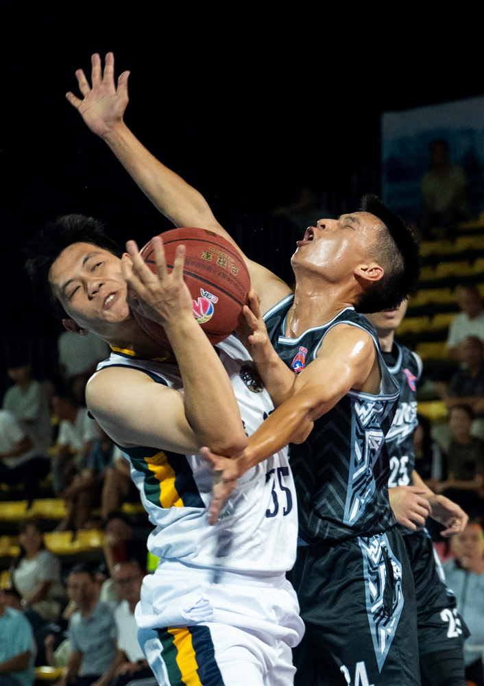 貴州“村BA”預選賽羅甸縣賽區激戰正酣