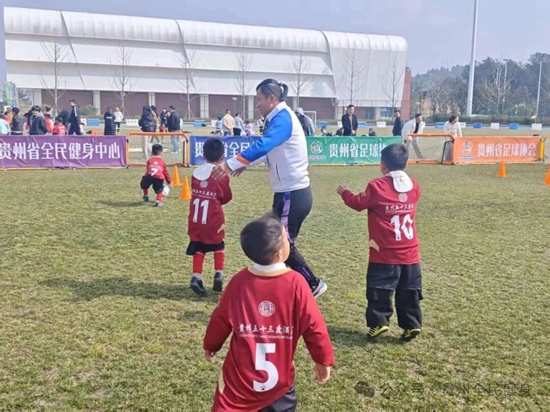 “奔跑吧·少年”贵州省幼儿足球展示大会举办