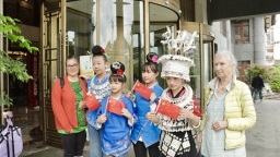 贵州台江：万人唱响翁你河 苗乡欢歌迎宾客