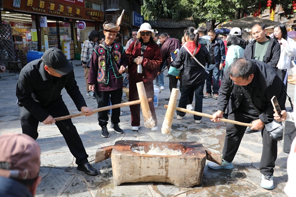 贵州黎平:情满“月也”会乡亲 笑语笙歌话团圆