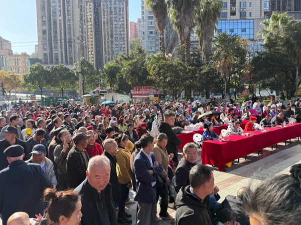 贵州都匀:百姓山歌大舞台唱响桥城新生活