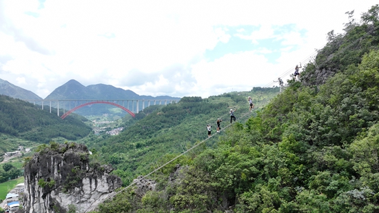一路向南 到贵州罗甸赴一场春天里的“夏日狂欢”