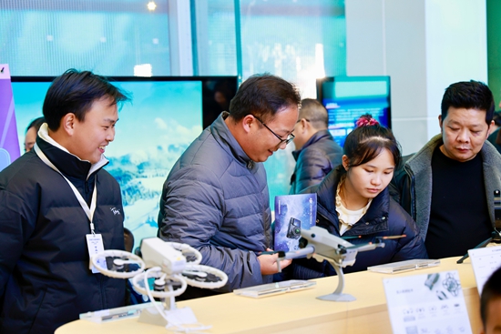 贵州仁怀首个低空飞行综合体验中心“启航”