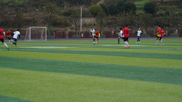 贵州丹寨:乡土绿茵燃激情 村超赛事促振兴