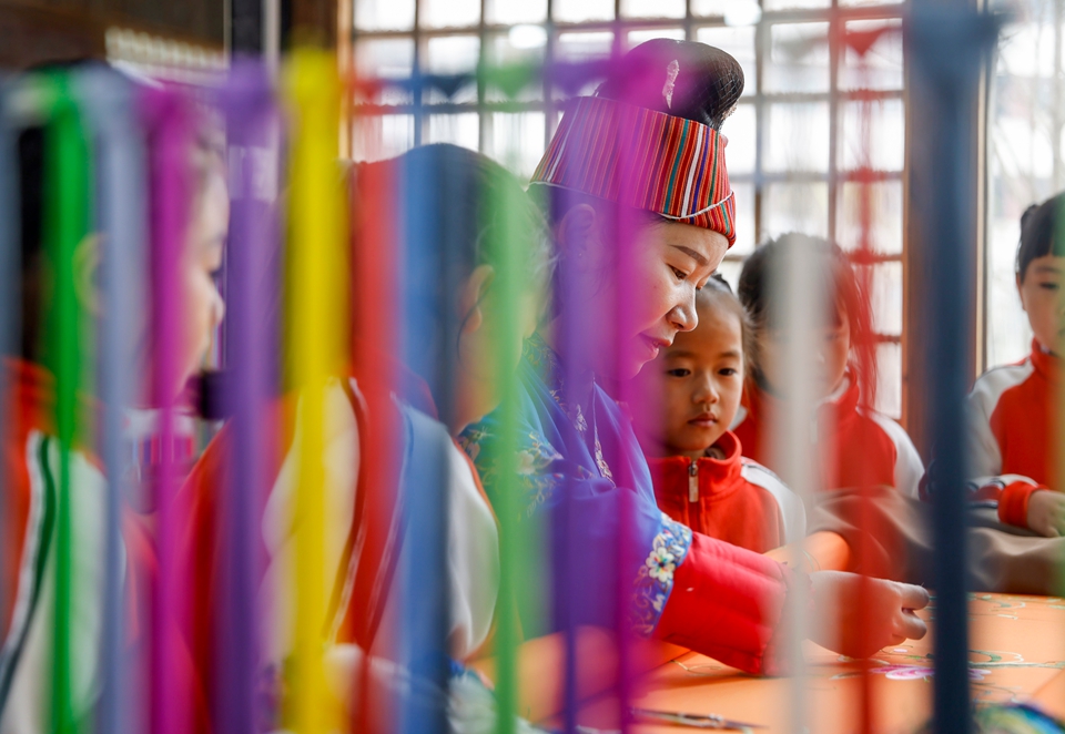 贵州施秉:萌娃沉浸式体验非遗魅力