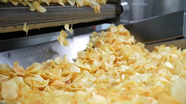 贵州盘州:“小薯片”开足马力 保障海外订单交付