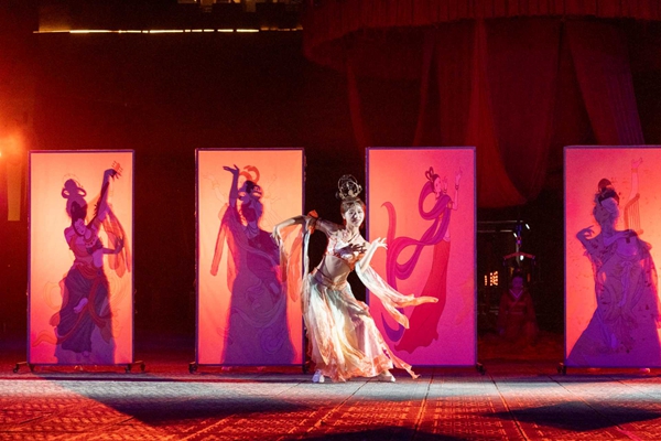 贵州都匀秦汉影视城以“影视+”激活西南文旅新赛道