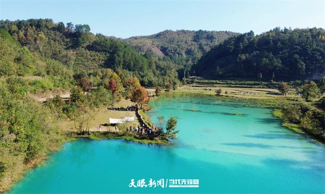 不用AI滤镜!凯里西王湖凭“九寨沟”同款实景吸睛引客 null