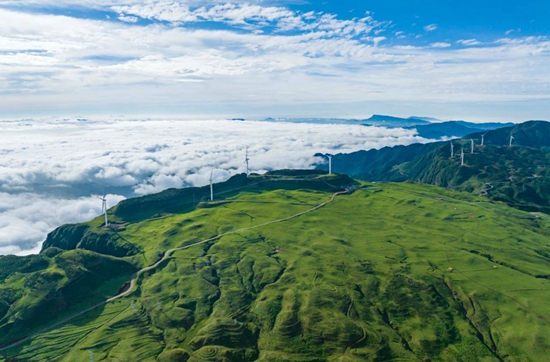 贵州六盘水滑雪季:冰雪筑梦 凉都焕新