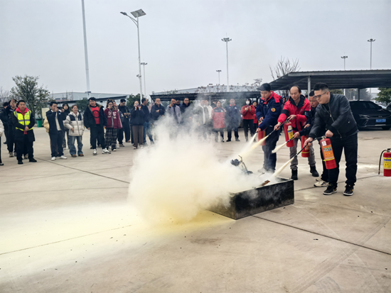 以练筑防 白云消防到贵阳综保区开展消防培训演练