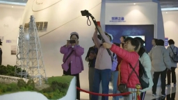 贵州平塘：“小天马”引客来 “天眼热”持续升温