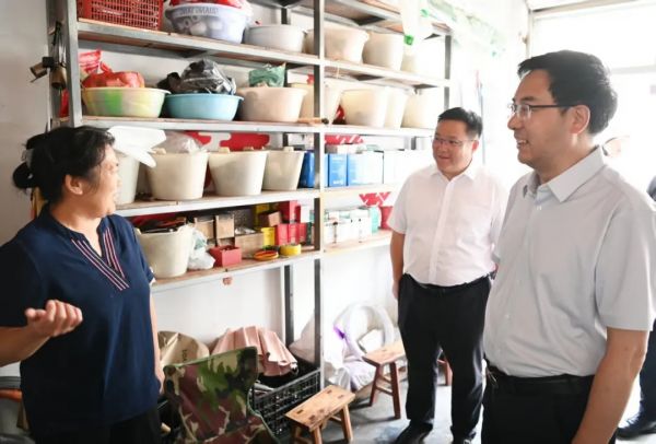銅仁市委書記李作勳在思南縣調研