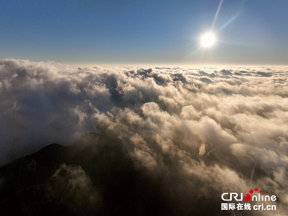 贵州六盘水:梅花山冬日云海犹如仙境惹人醉