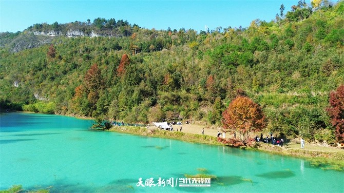 不用AI滤镜!凯里西王湖凭“九寨沟”同款实景吸睛引客 null