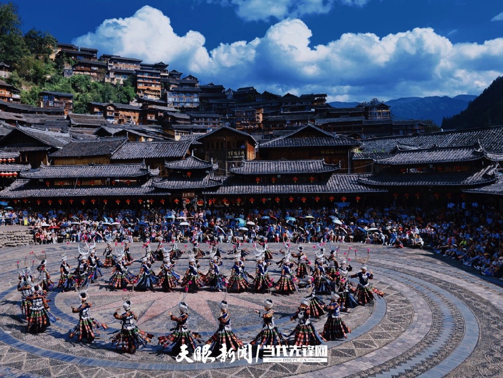 吊脚楼的“年终奖”:一个苗寨的共富密码与辐射效应