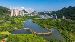 当492场马拉松都在“卷”赛道，六盘水凭什么敢在夏天“反着跑”？