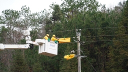 贵州镇远：寒潮保电正当时  全力筑牢冬季供电保障防线