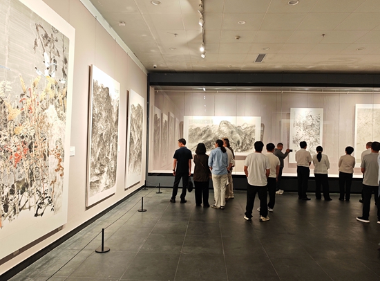 “国画之乡·丹青长顺”第四届美术双年展在贵州省美术馆举行