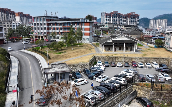 贵州天柱:3000多个车位免费开放获市民点赞