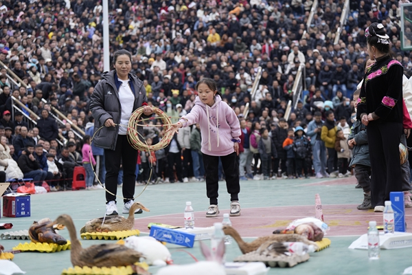 球场之外 贵州“村BA”与第十二届世界旅游经济论坛的一次对话