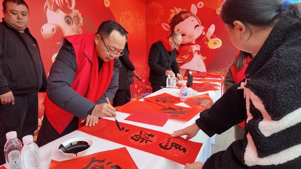 色彩里的乡愁!水城农民画展让文明“看得见”