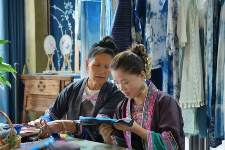 黔东南州辉煌70年|离乡→归巢:侗寨青年的“守根”与“新生”