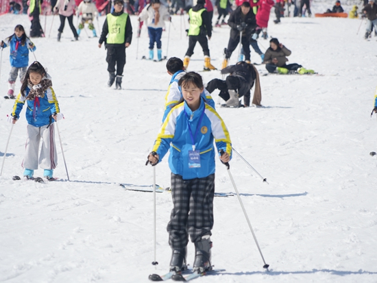 多彩贵州启动冰雪运动季 “冰雪黔行”激发全民健身热潮