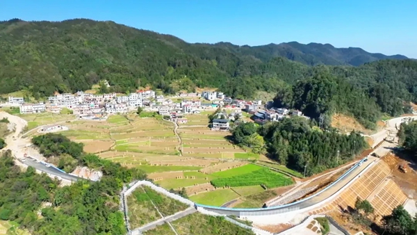 贵州盘州:织密交通网 畅行惠民生