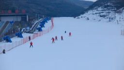 贵州盘州乌蒙滑雪场正式开板