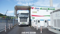 贵州：电动重卡顺势而为添绿