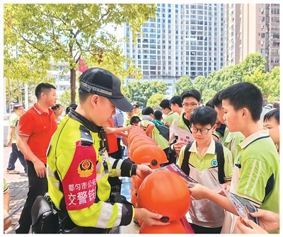 贵州省引导党员干部下沉一线,直面难题 用好“问题清单” 书写“民生答卷”