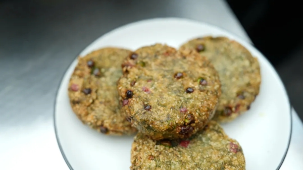 代代相传的舌尖技艺 贵州盘州渣面粑里的春日密码